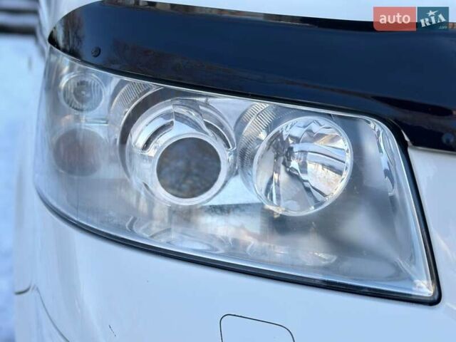 Белый Фольксваген Мультиван, объемом двигателя 2.5 л и пробегом 200 тыс. км за 13999 $, фото 10 на Automoto.ua