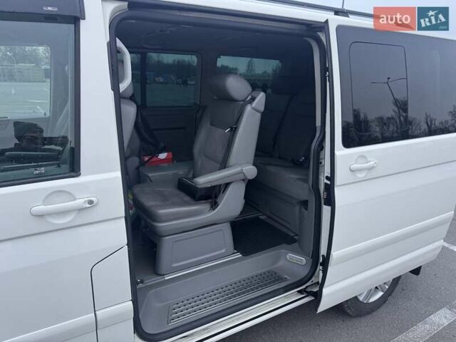 Білий Фольксваген Мультиван, об'ємом двигуна 2.46 л та пробігом 289 тис. км за 13500 $, фото 28 на Automoto.ua
