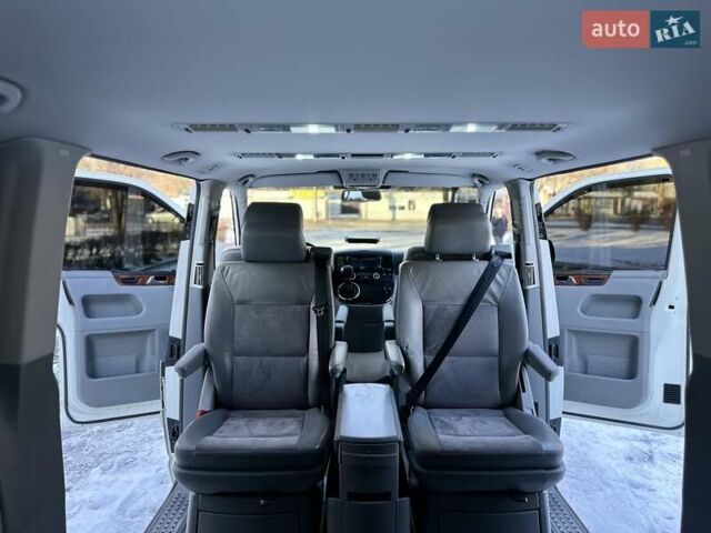 Белый Фольксваген Мультиван, объемом двигателя 2.5 л и пробегом 200 тыс. км за 13999 $, фото 30 на Automoto.ua