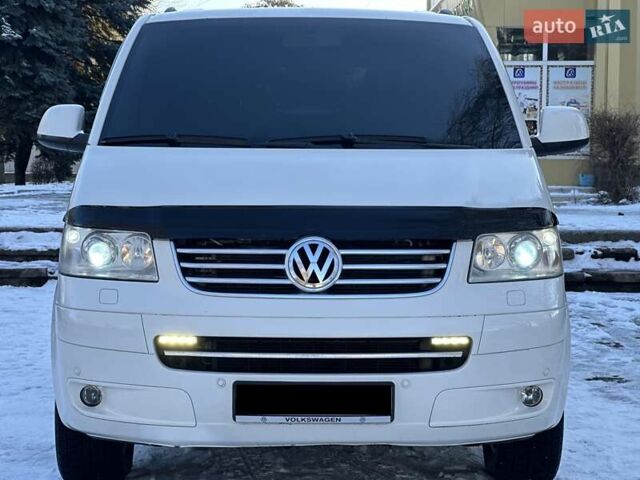 Белый Фольксваген Мультиван, объемом двигателя 2.5 л и пробегом 200 тыс. км за 13999 $, фото 55 на Automoto.ua