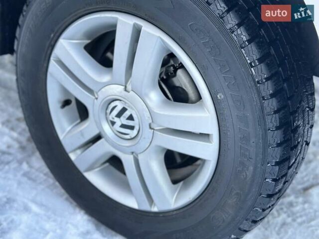 Белый Фольксваген Мультиван, объемом двигателя 2.5 л и пробегом 200 тыс. км за 13999 $, фото 53 на Automoto.ua