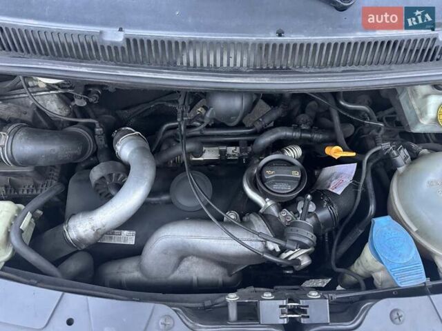 Білий Фольксваген Мультиван, об'ємом двигуна 2.46 л та пробігом 289 тис. км за 13500 $, фото 30 на Automoto.ua