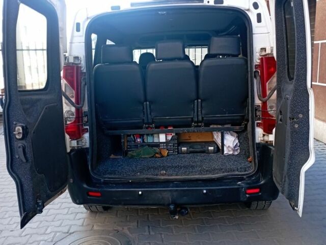 Білий Фольксваген Мультиван, об'ємом двигуна 2 л та пробігом 300 тис. км за 6222 $, фото 6 на Automoto.ua