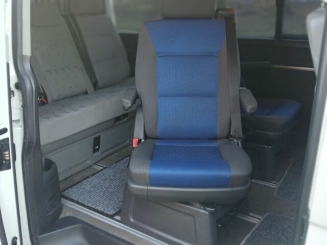 Фольксваген Мультиван 2008 в Нежине на Automoto.ua Белый Фольксваген Мультиван, объемом двигателя 2.5 л и пробегом 330 тыс. км за 10000 $, фото 8 на Automoto.ua