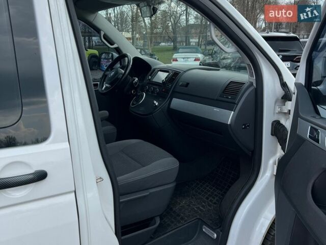 Білий Фольксваген Мультиван, об'ємом двигуна 1.98 л та пробігом 310 тис. км за 17999 $, фото 14 на Automoto.ua