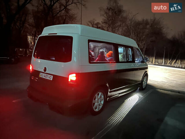 Белый Фольксваген Мультиван, объемом двигателя 2 л и пробегом 230 тыс. км за 45000 $, фото 9 на Automoto.ua