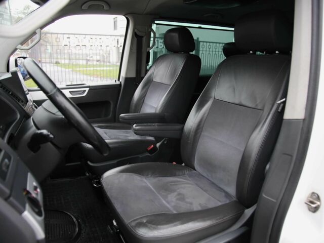 Белый Фольксваген Мультиван, объемом двигателя 2 л и пробегом 302 тыс. км за 23700 $, фото 6 на Automoto.ua