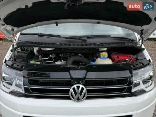 Белый Фольксваген Мультиван, объемом двигателя 2 л и пробегом 310 тыс. км за 17500 $, фото 4 на Automoto.ua