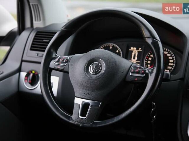 Белый Фольксваген Мультиван, объемом двигателя 1.98 л и пробегом 302 тыс. км за 23700 $, фото 13 на Automoto.ua