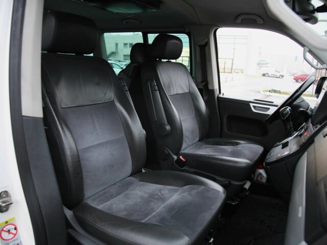 Белый Фольксваген Мультиван, объемом двигателя 2 л и пробегом 302 тыс. км за 23700 $, фото 9 на Automoto.ua