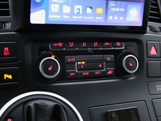 Белый Фольксваген Мультиван, объемом двигателя 2 л и пробегом 302 тыс. км за 23700 $, фото 19 на Automoto.ua