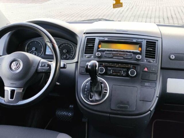Белый Фольксваген Мультиван, объемом двигателя 1.98 л и пробегом 285 тыс. км за 15120 $, фото 25 на Automoto.ua