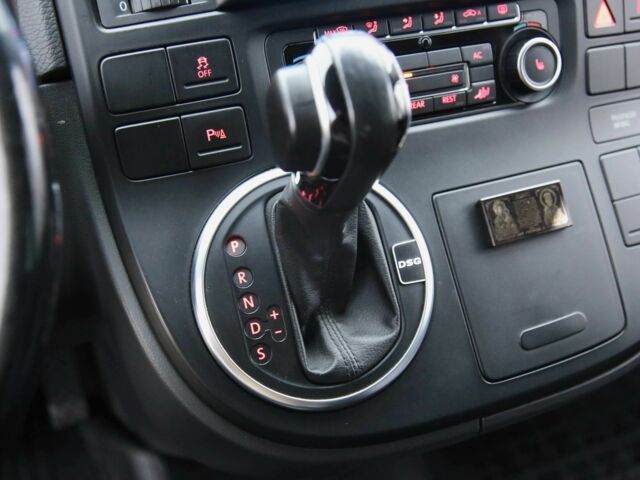 Белый Фольксваген Мультиван, объемом двигателя 2 л и пробегом 302 тыс. км за 23700 $, фото 16 на Automoto.ua