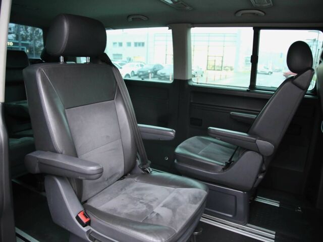 Белый Фольксваген Мультиван, объемом двигателя 2 л и пробегом 302 тыс. км за 23700 $, фото 8 на Automoto.ua