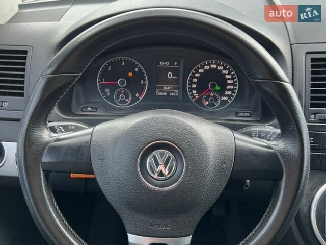 Білий Фольксваген Мультиван, об'ємом двигуна 1.98 л та пробігом 310 тис. км за 17999 $, фото 10 на Automoto.ua