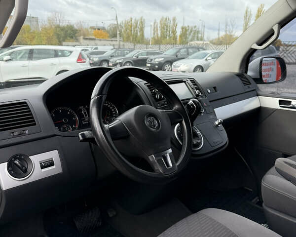 Фольксваген Мультиван 2010 в Черкассах на Automoto.ua Белый Фольксваген Мультиван, объемом двигателя 1.98 л и пробегом 307 тыс. км за 18500 $, фото 7 на Automoto.ua