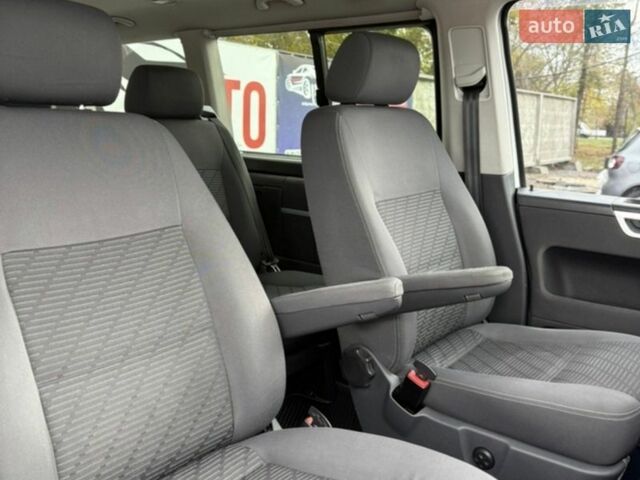 Белый Фольксваген Мультиван, объемом двигателя 2 л и пробегом 310 тыс. км за 17500 $, фото 7 на Automoto.ua