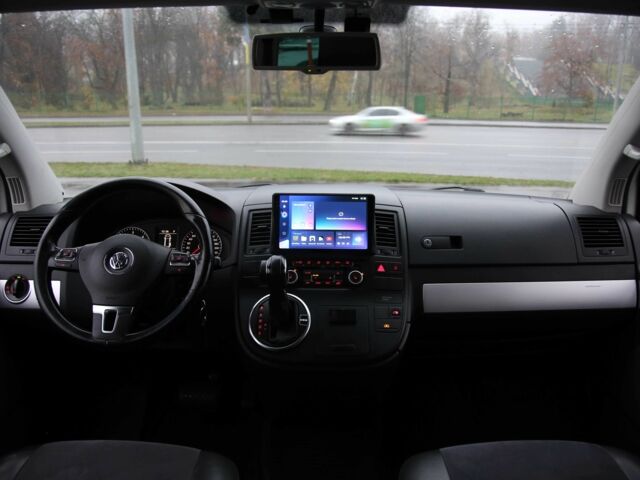 Белый Фольксваген Мультиван, объемом двигателя 2 л и пробегом 302 тыс. км за 23700 $, фото 11 на Automoto.ua