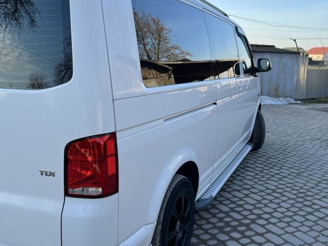 Білий Фольксваген Мультиван, об'ємом двигуна 2 л та пробігом 420 тис. км за 10500 $, фото 10 на Automoto.ua