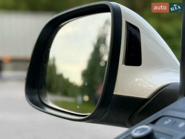 Белый Фольксваген Мультиван, объемом двигателя 1.97 л и пробегом 313 тыс. км за 26200 $, фото 34 на Automoto.ua