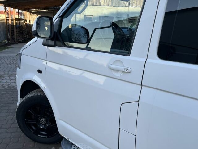 Білий Фольксваген Мультиван, об'ємом двигуна 2 л та пробігом 420 тис. км за 10500 $, фото 12 на Automoto.ua