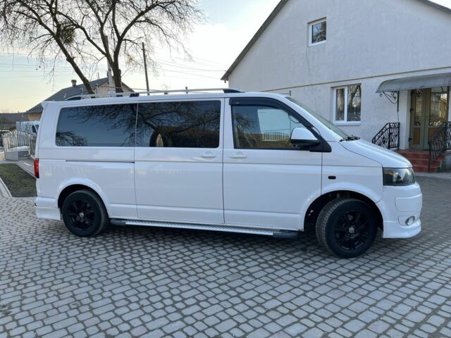 Білий Фольксваген Мультиван, об'ємом двигуна 2 л та пробігом 420 тис. км за 10500 $, фото 7 на Automoto.ua