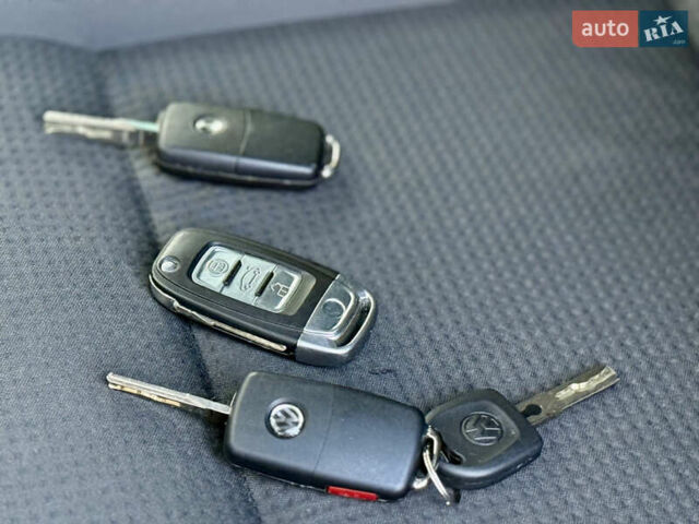 Белый Фольксваген Мультиван, объемом двигателя 1.97 л и пробегом 313 тыс. км за 26200 $, фото 9 на Automoto.ua