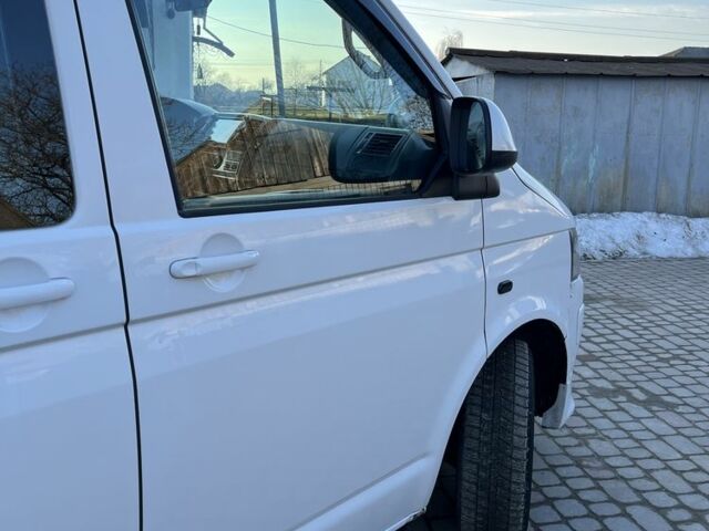 Білий Фольксваген Мультиван, об'ємом двигуна 2 л та пробігом 420 тис. км за 10500 $, фото 13 на Automoto.ua