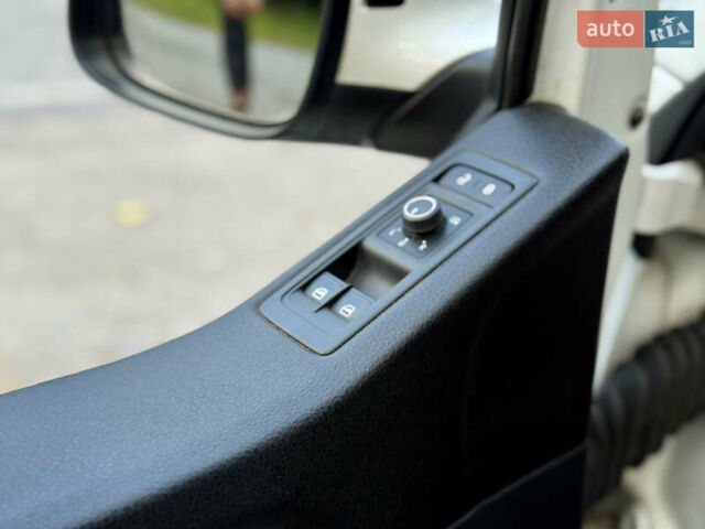 Белый Фольксваген Мультиван, объемом двигателя 1.97 л и пробегом 313 тыс. км за 26200 $, фото 33 на Automoto.ua