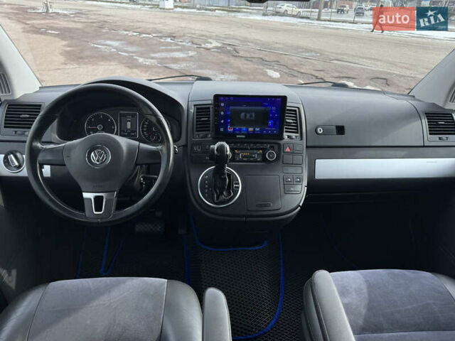 Білий Фольксваген Мультиван, об'ємом двигуна 1.97 л та пробігом 231 тис. км за 20500 $, фото 20 на Automoto.ua