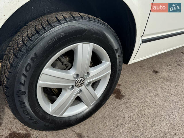 Білий Фольксваген Мультиван, об'ємом двигуна 1.97 л та пробігом 231 тис. км за 20500 $, фото 12 на Automoto.ua