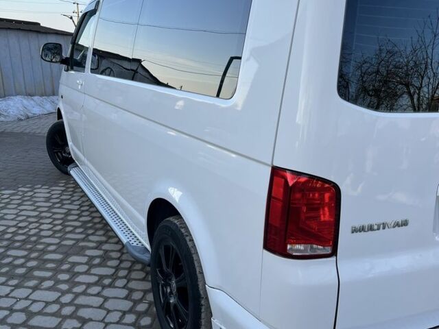 Білий Фольксваген Мультиван, об'ємом двигуна 2 л та пробігом 420 тис. км за 10500 $, фото 11 на Automoto.ua