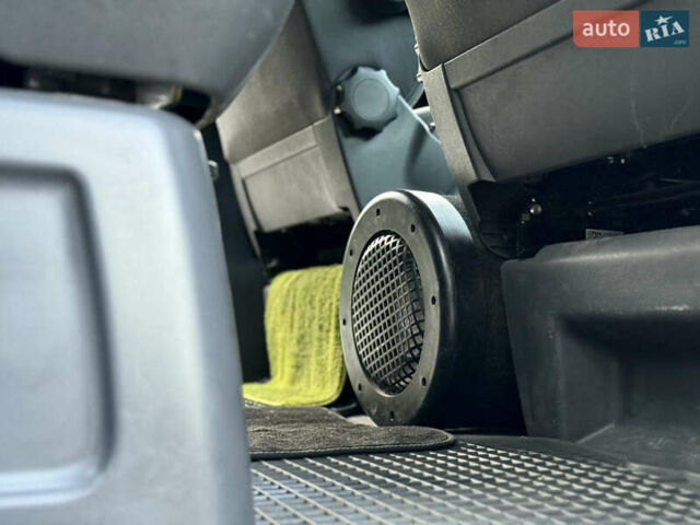 Белый Фольксваген Мультиван, объемом двигателя 1.97 л и пробегом 313 тыс. км за 26200 $, фото 53 на Automoto.ua