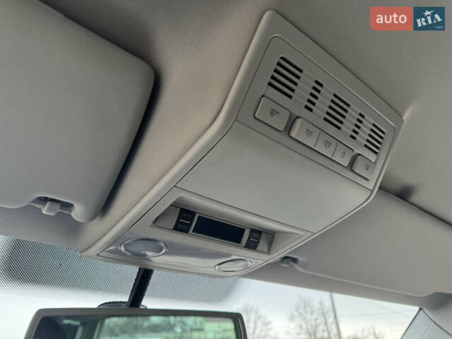 Білий Фольксваген Мультиван, об'ємом двигуна 1.97 л та пробігом 231 тис. км за 20500 $, фото 19 на Automoto.ua