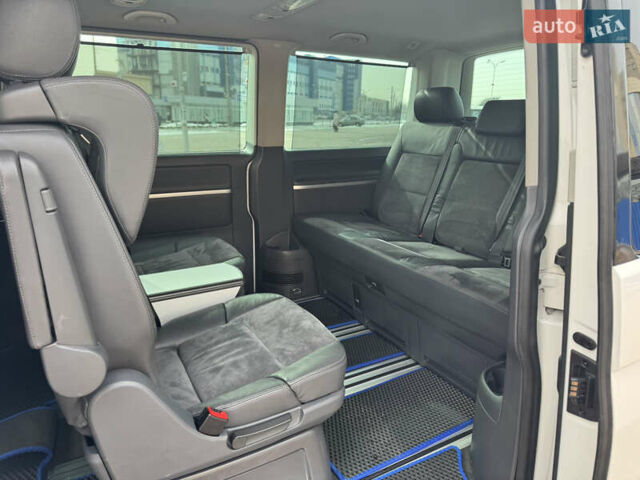 Білий Фольксваген Мультиван, об'ємом двигуна 1.97 л та пробігом 231 тис. км за 20500 $, фото 23 на Automoto.ua