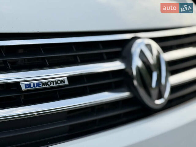 Белый Фольксваген Мультиван, объемом двигателя 1.97 л и пробегом 313 тыс. км за 26200 $, фото 15 на Automoto.ua