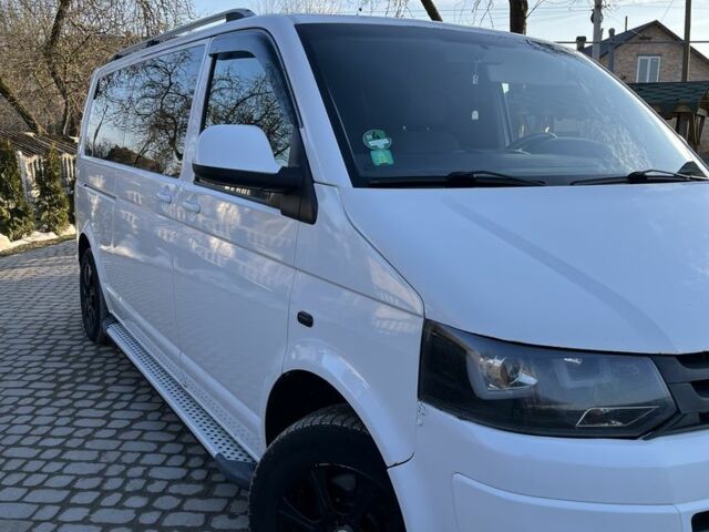 Білий Фольксваген Мультиван, об'ємом двигуна 2 л та пробігом 420 тис. км за 10500 $, фото 9 на Automoto.ua