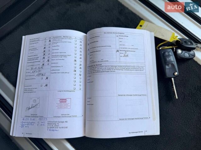 Белый Фольксваген Мультиван, объемом двигателя 2 л и пробегом 280 тыс. км за 22900 $, фото 72 на Automoto.ua