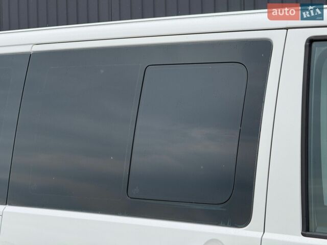 Білий Фольксваген Мультиван, об'ємом двигуна 2 л та пробігом 290 тис. км за 21999 $, фото 14 на Automoto.ua