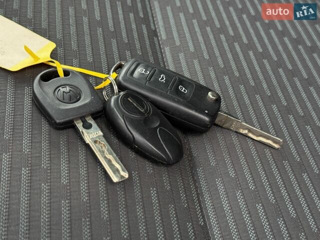 Білий Фольксваген Мультиван, об'ємом двигуна 2 л та пробігом 290 тис. км за 21999 $, фото 54 на Automoto.ua