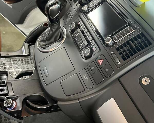 Белый Фольксваген Мультиван, объемом двигателя 2 л и пробегом 190 тыс. км за 26100 $, фото 9 на Automoto.ua