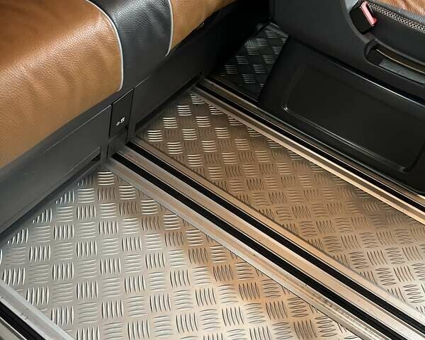 Белый Фольксваген Мультиван, объемом двигателя 2 л и пробегом 190 тыс. км за 26100 $, фото 10 на Automoto.ua