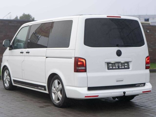 Белый Фольксваген Мультиван, объемом двигателя 2 л и пробегом 175 тыс. км за 9700 $, фото 5 на Automoto.ua