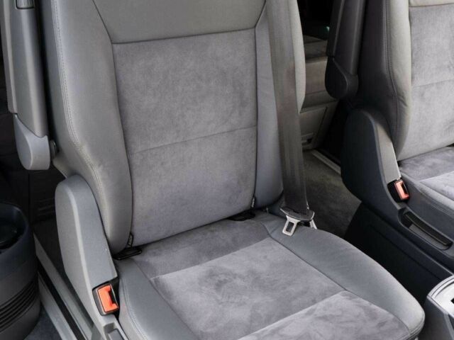 Белый Фольксваген Мультиван, объемом двигателя 2 л и пробегом 175 тыс. км за 9700 $, фото 18 на Automoto.ua