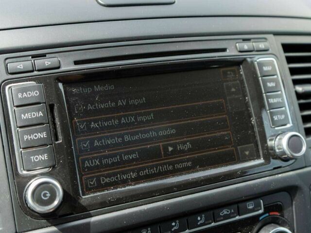 Белый Фольксваген Мультиван, объемом двигателя 2 л и пробегом 175 тыс. км за 9700 $, фото 13 на Automoto.ua