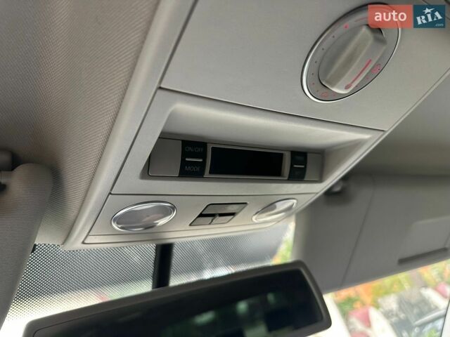 Білий Фольксваген Мультиван, об'ємом двигуна 1.98 л та пробігом 207 тис. км за 28900 $, фото 153 на Automoto.ua