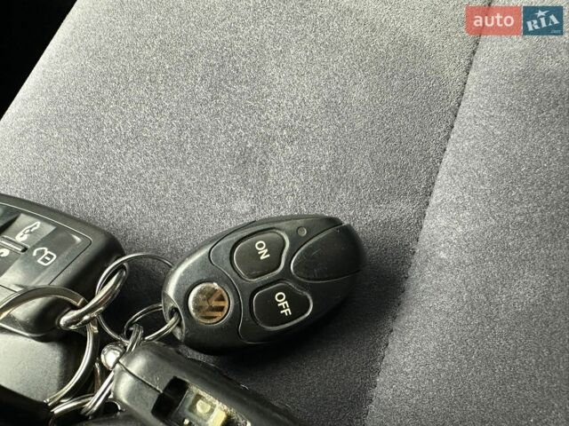 Білий Фольксваген Мультиван, об'ємом двигуна 1.98 л та пробігом 207 тис. км за 28900 $, фото 2 на Automoto.ua