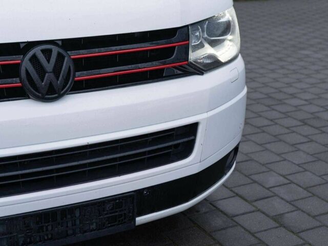 Белый Фольксваген Мультиван, объемом двигателя 2 л и пробегом 175 тыс. км за 9700 $, фото 8 на Automoto.ua