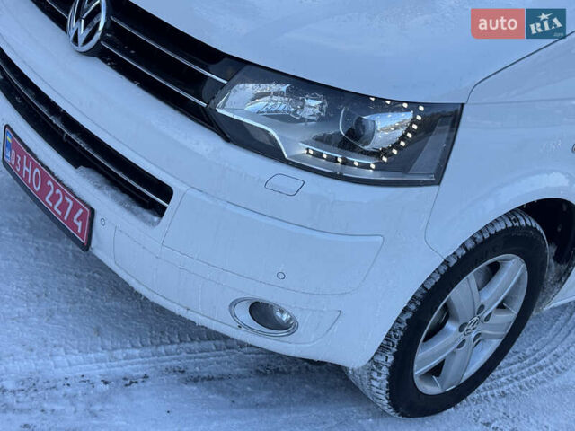Белый Фольксваген Мультиван, объемом двигателя 2 л и пробегом 221 тыс. км за 26500 $, фото 14 на Automoto.ua