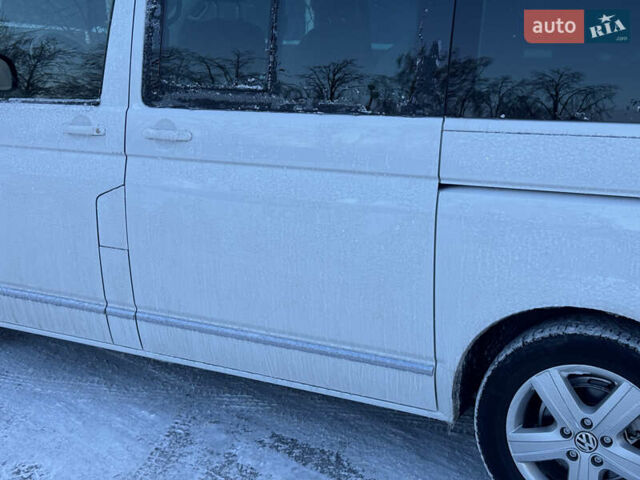 Белый Фольксваген Мультиван, объемом двигателя 2 л и пробегом 221 тыс. км за 26500 $, фото 5 на Automoto.ua